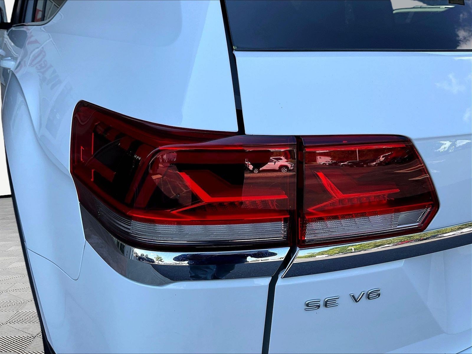 Used 2021 Volkswagen Atlas SE w/ Towing Package FWD image 23