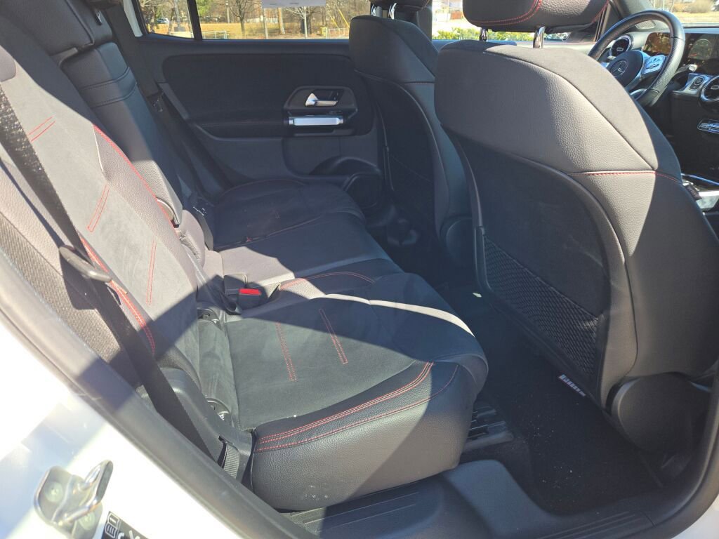 Used 2023 Mercedes-Benz GLB 250 image 10