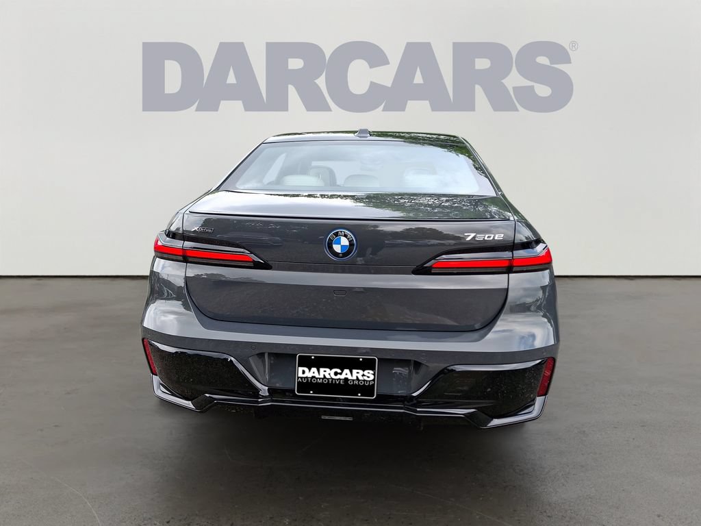 Used 2025 BMW 750e xDrive w/ Executive Package AWD/4WD image 6