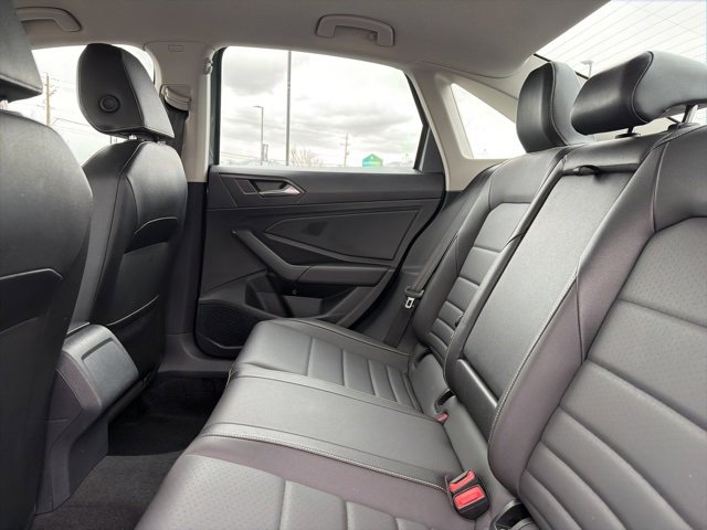 Used 2024 Volkswagen Jetta SE image 17
