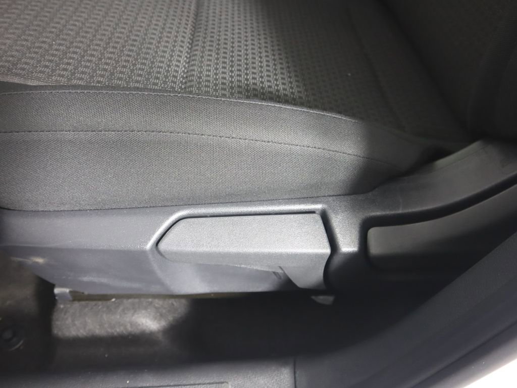 New 2026 Nissan Kicks S image 17