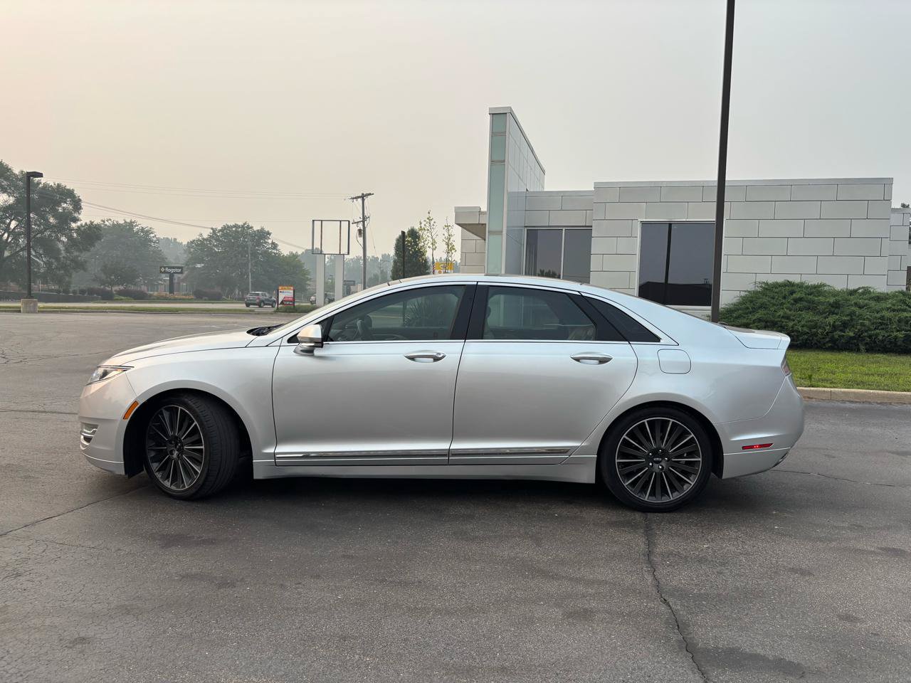 Used 2016 Lincoln MKZ AWD w/ Equipment Group 300A Reserve image 4