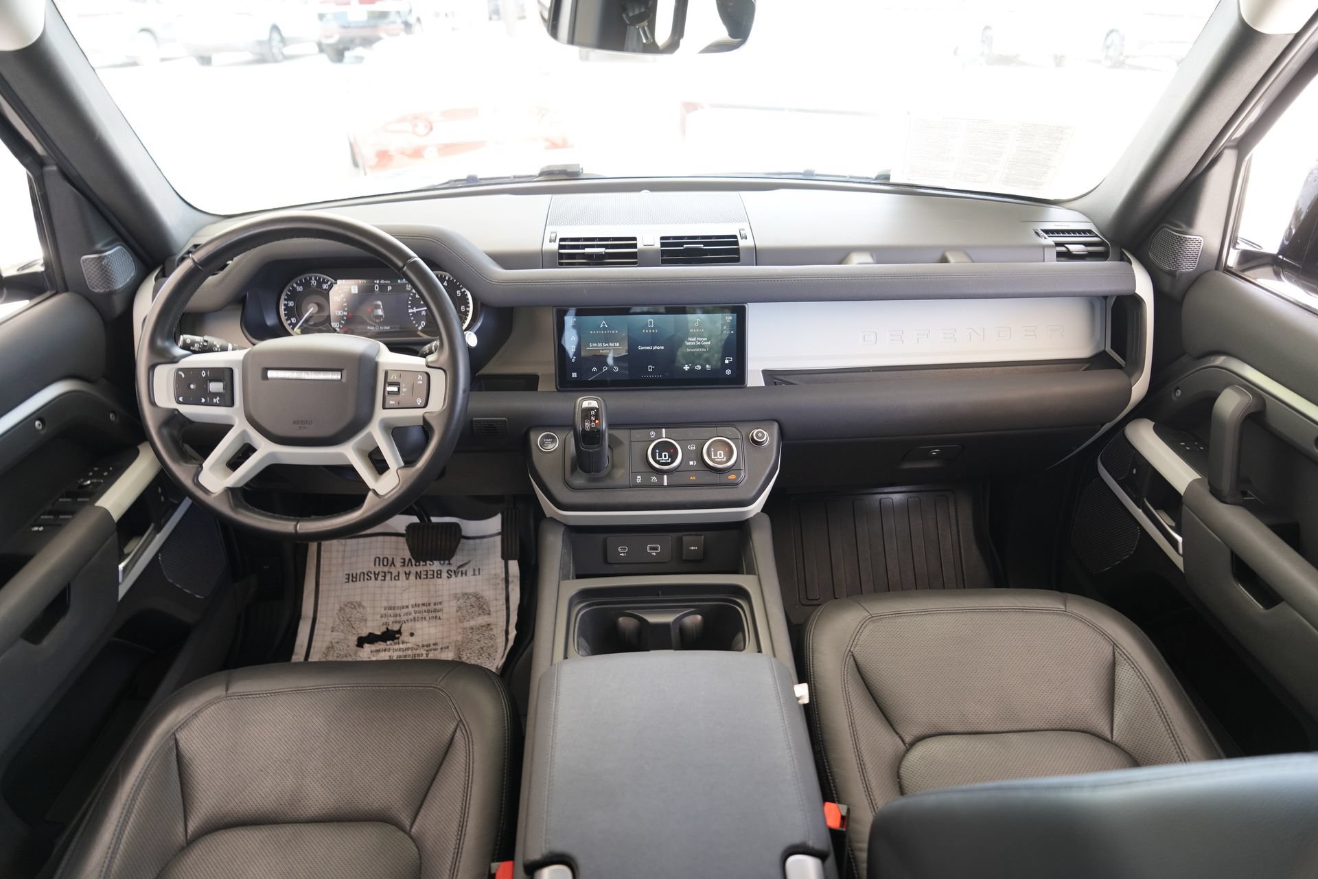 Used 2023 Land Rover Defender 110 SE AWD/4WD image 27