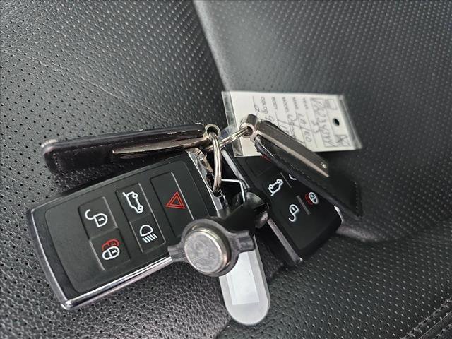 Certified 2023 Land Rover Defender 110 S image 29