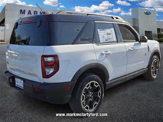 New 2025 Ford Bronco Sport Outer Banks image 3