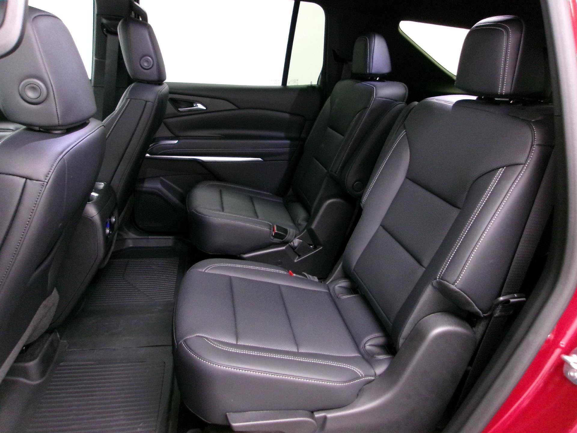 New 2027 Chevrolet Traverse LT w/ Driver Confidence Package FWD image 10