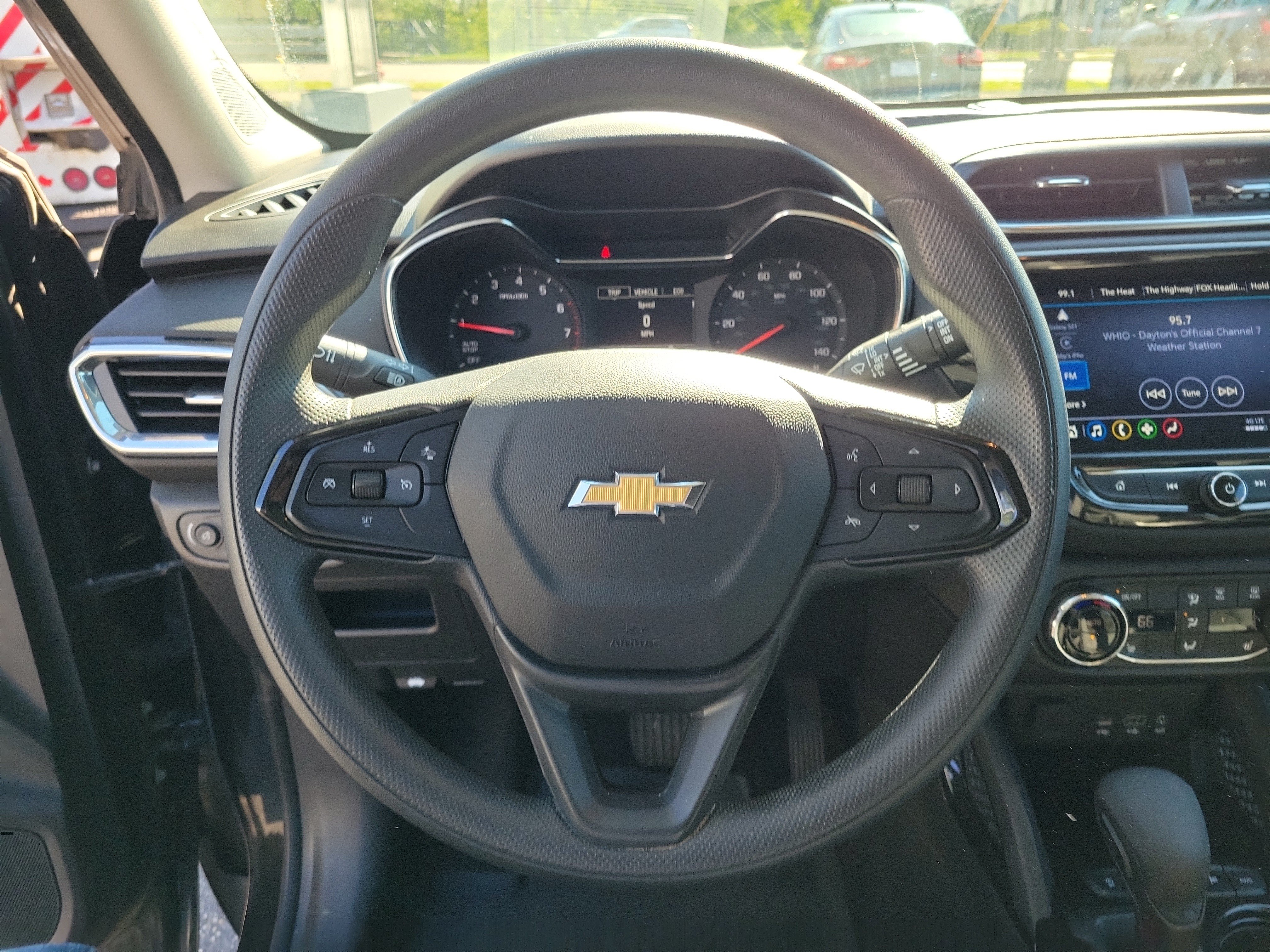 Used 2023 Chevrolet TrailBlazer LT w/ Convenience Package AWD/4WD image 21
