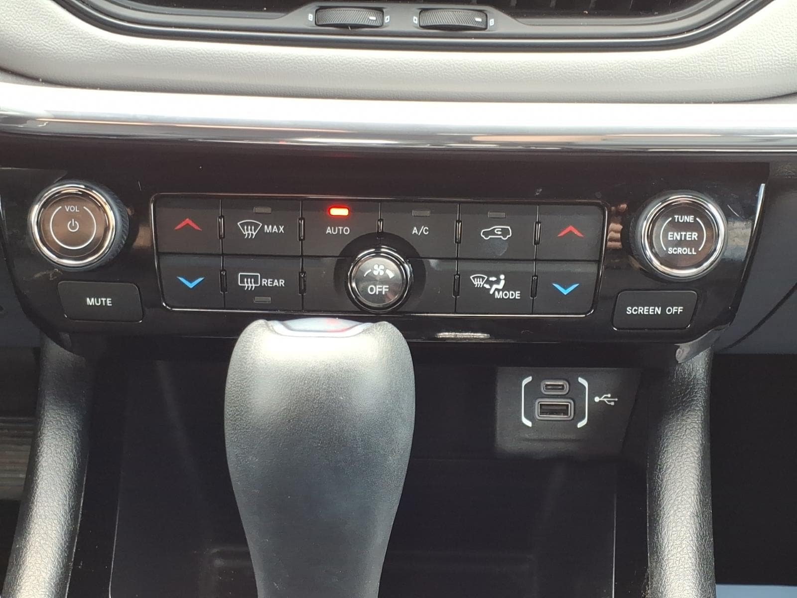 Used 2024 Jeep Compass Limited AWD/4WD image 23