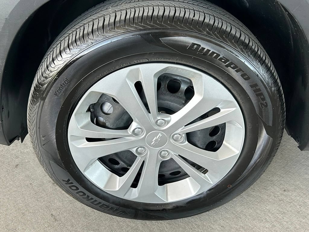 Used 2025 Chevrolet Trax LS FWD image 9