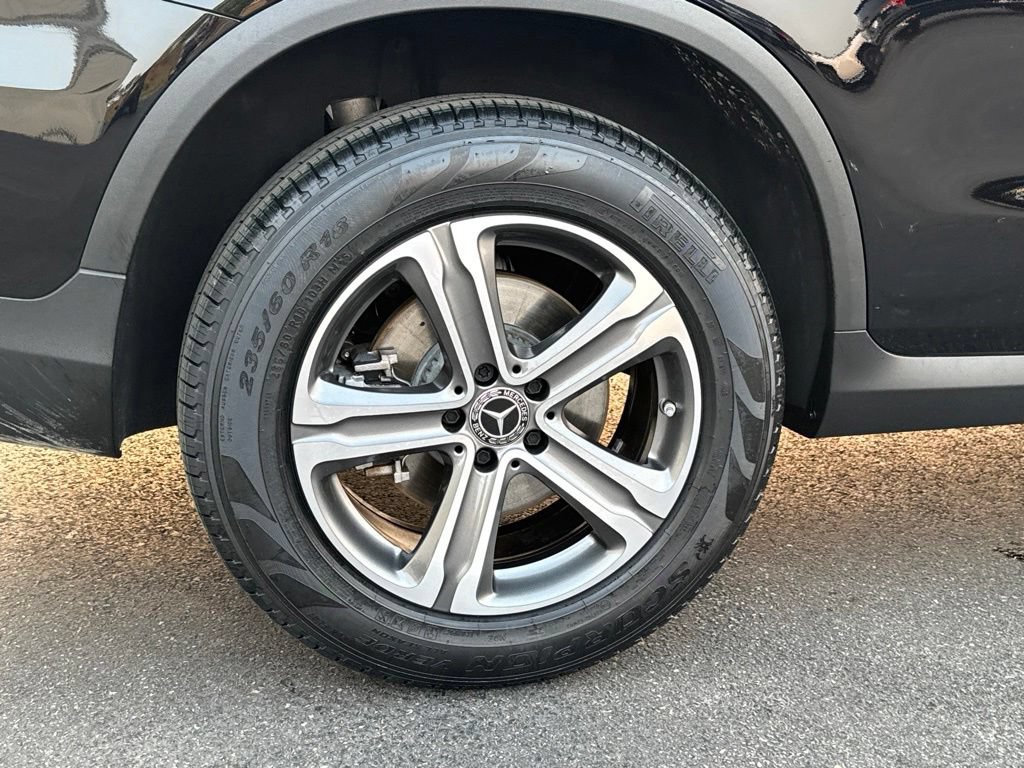 Used 2019 Mercedes-Benz GLC 300 4MATIC w/ Premium Package image 9