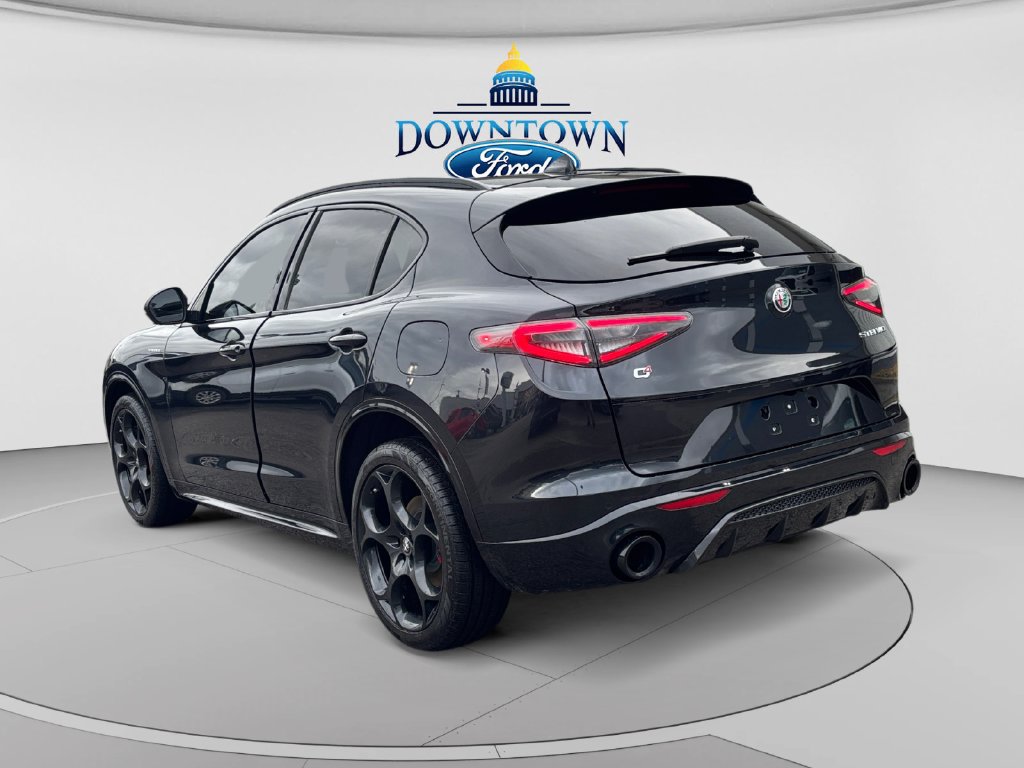Used 2024 Alfa Romeo Stelvio Veloce AWD/4WD image 5