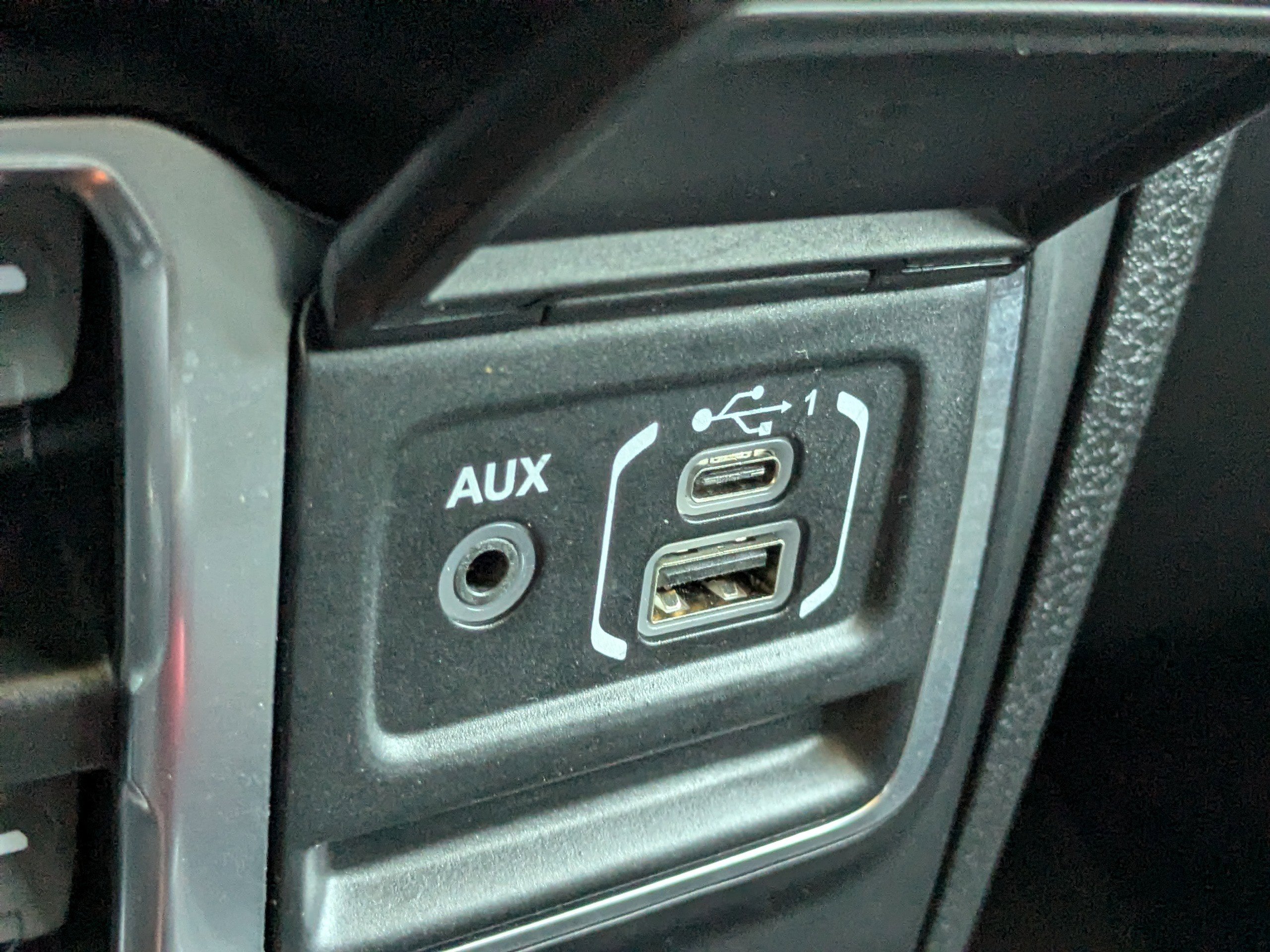 Used 2025 Jeep Wrangler Unlimited Sahara w/ Safety Group image 20