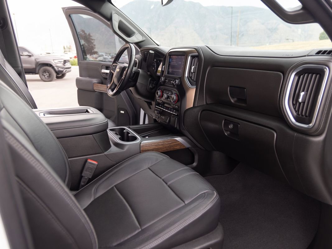 Used 2022 Chevrolet Silverado 3500 High Country w/ Z71 Off-Road Package image 25