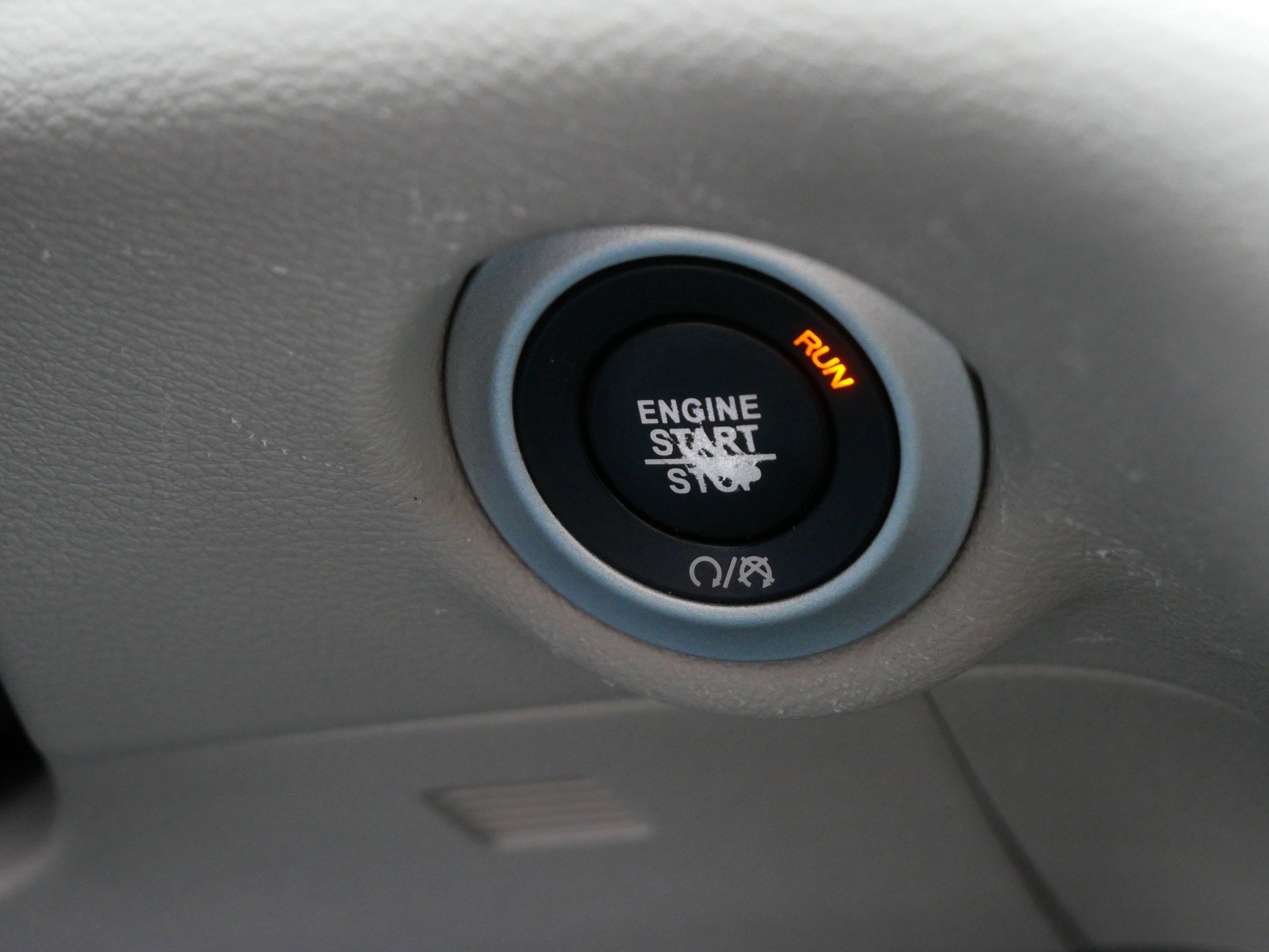 Used 2020 Chrysler Pacifica Touring-L FWD image 27