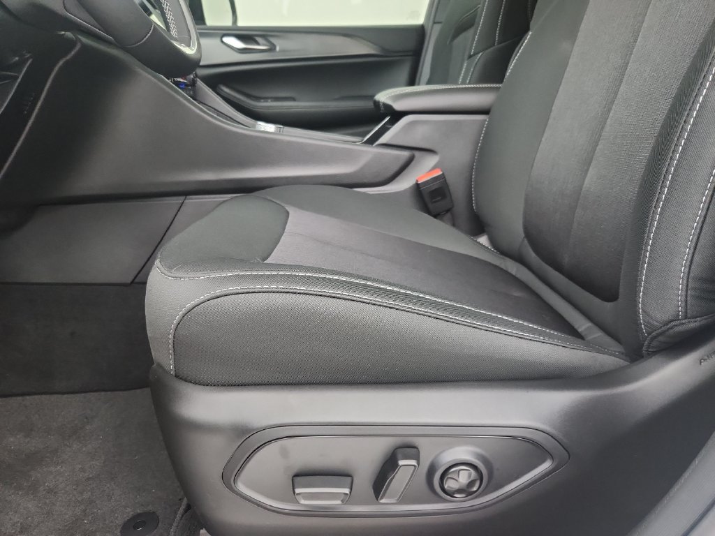 New 2026 Jeep Grand Cherokee Laredo X AWD/4WD image 19