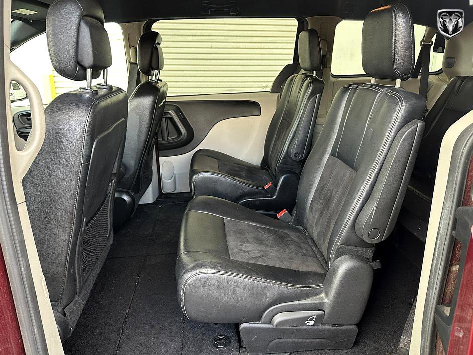 Used 2019 Dodge Grand Caravan SXT image 33