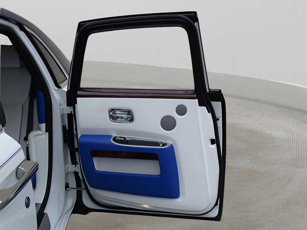 Certified 2019 Rolls-Royce Ghost RWD image 6