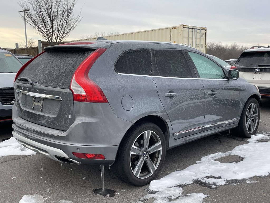Used 2017 Volvo XC60 T5 Dynamic w/ Preferred Option Package image 4