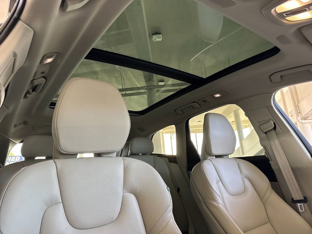 Certified 2023 Volvo XC60 B5 Plus w/ Climate Package AWD/4WD image 16