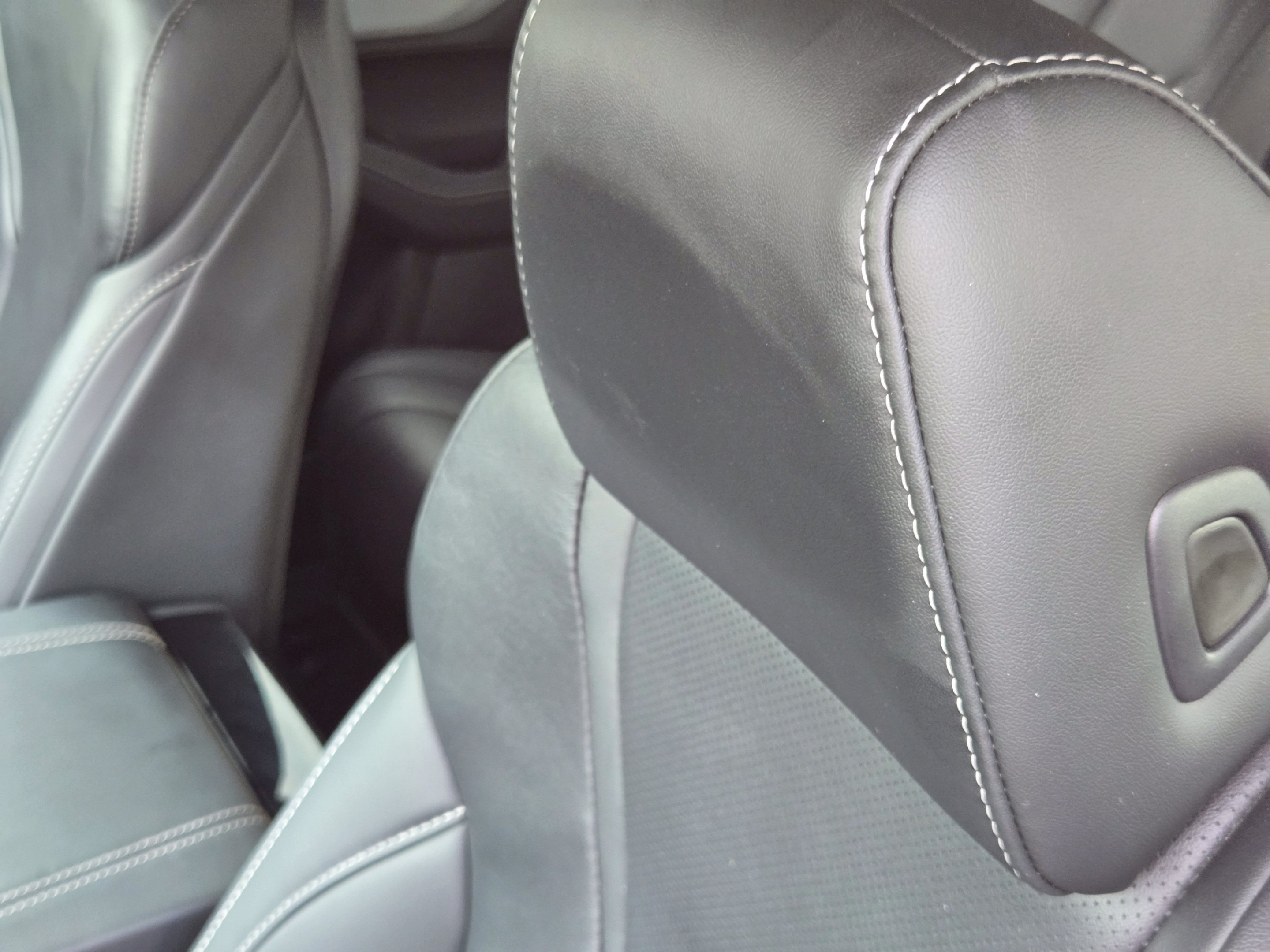 Used 2023 Acura MDX SH-AWD w/ Technology Package image 11