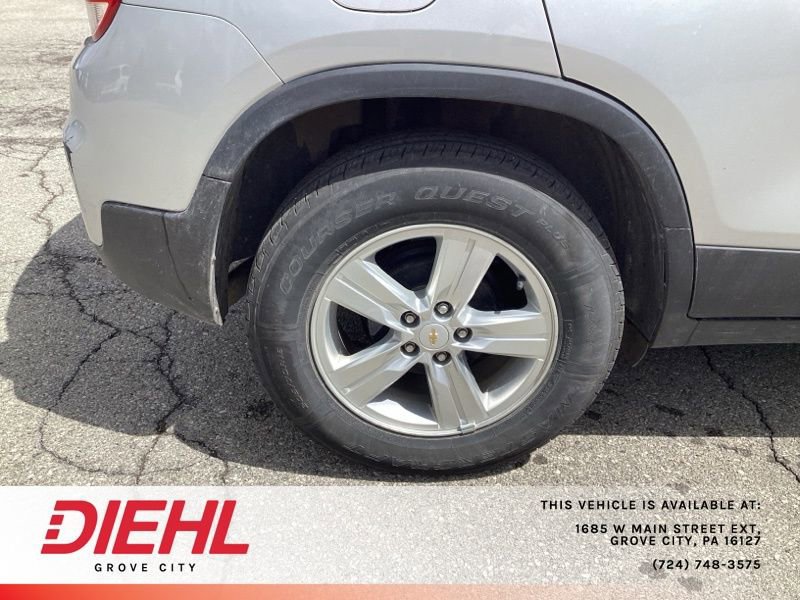 Used 2018 Chevrolet Trax LT w/ LT Convenience Package image 9