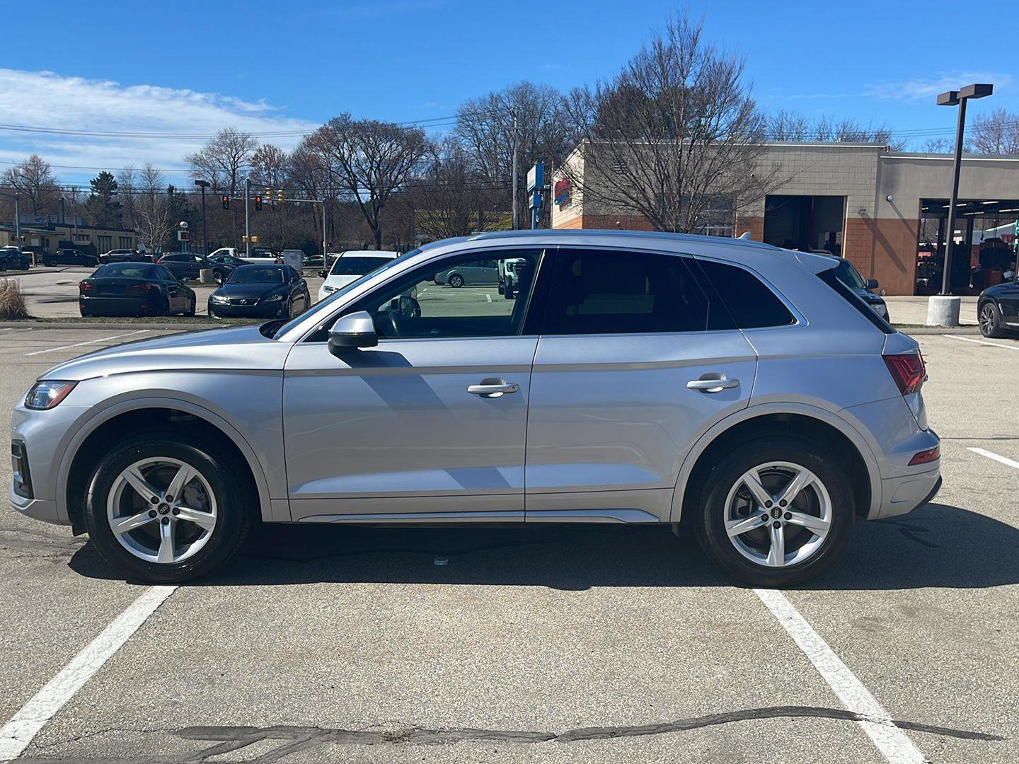 Used 2023 Audi Q5 2.0T Premium w/ Convenience Package image 8