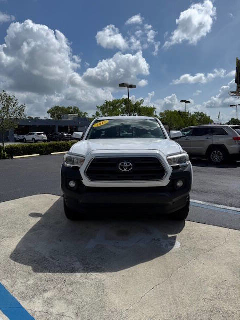 Used 2017 Toyota Tacoma SR5 w/ Tow Package image 9