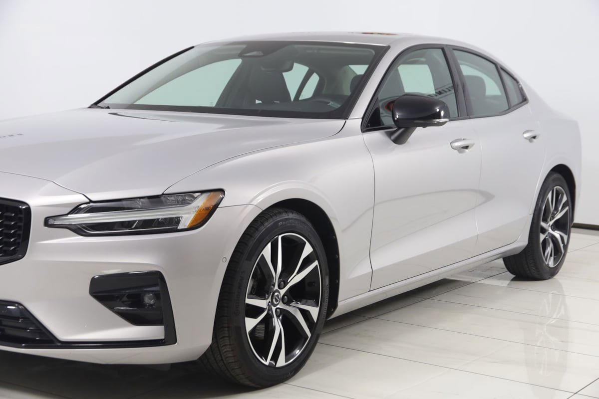 Used 2024 Volvo S60 B5 Plus AWD/4WD image 53