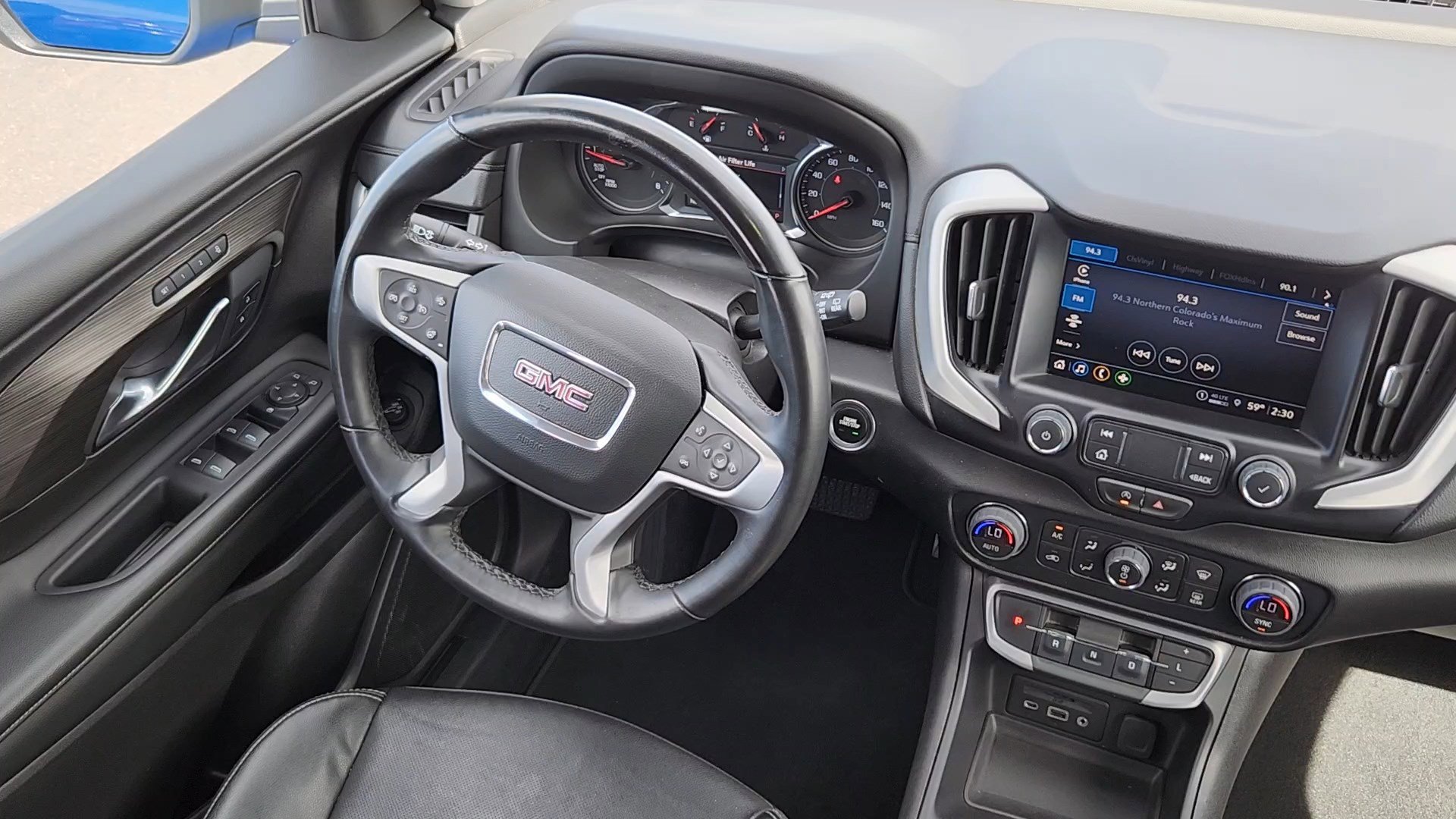 Used 2024 GMC Terrain SLT image 5