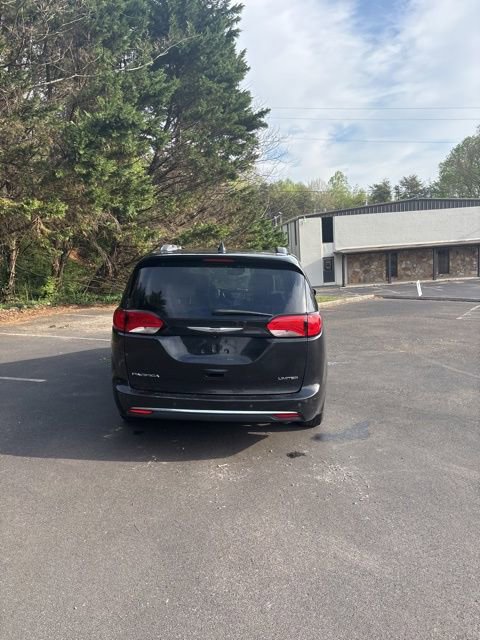 Used 2020 Chrysler Pacifica Limited w/ Advanced Safetytec Group image 8