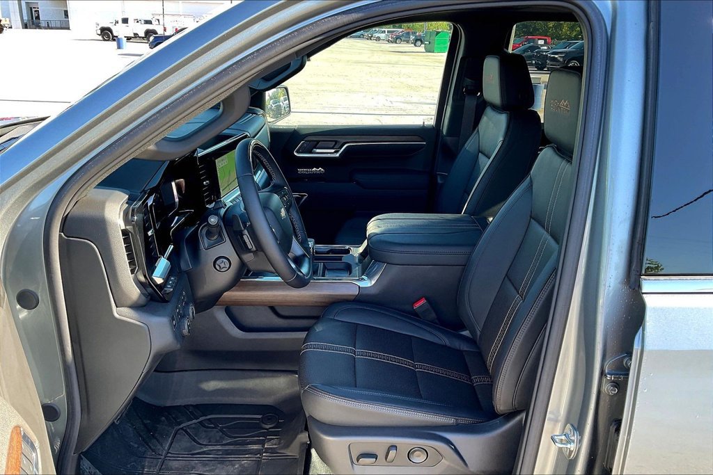 New 2026 Chevrolet Silverado 1500 High Country AWD/4WD image 16