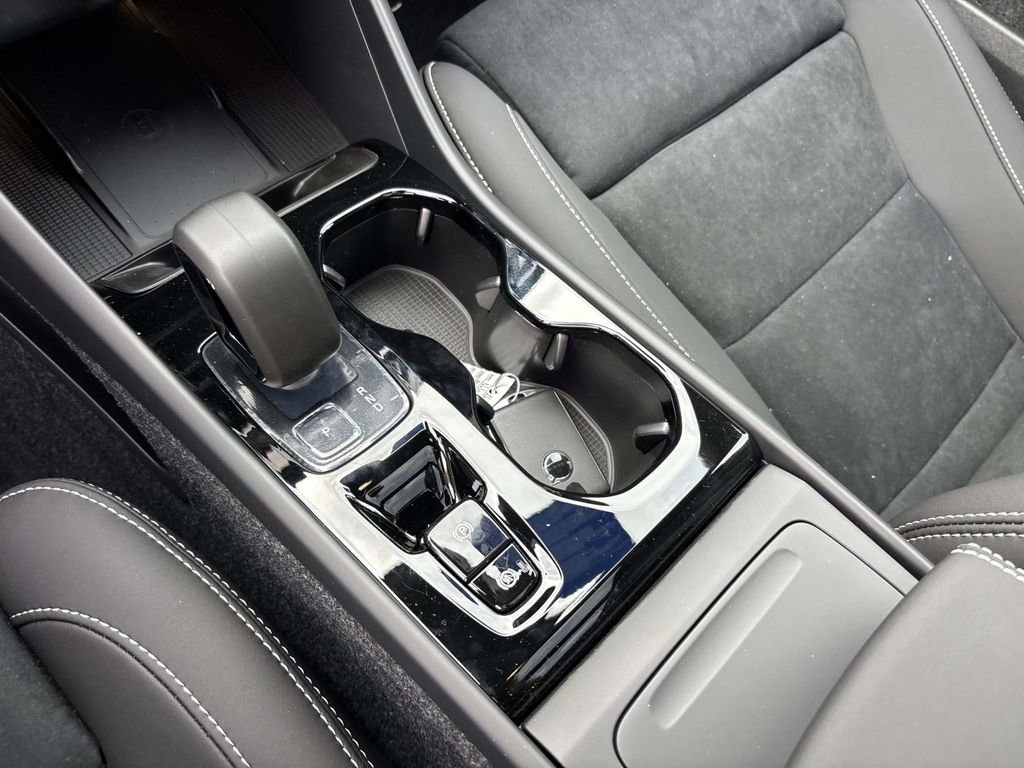New 2026 Volvo XC40 B5 Ultra w/ Protection Package Premier image 23