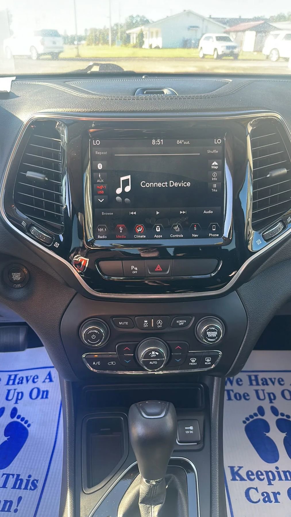 Used 2019 Jeep Cherokee Limited FWD image 14