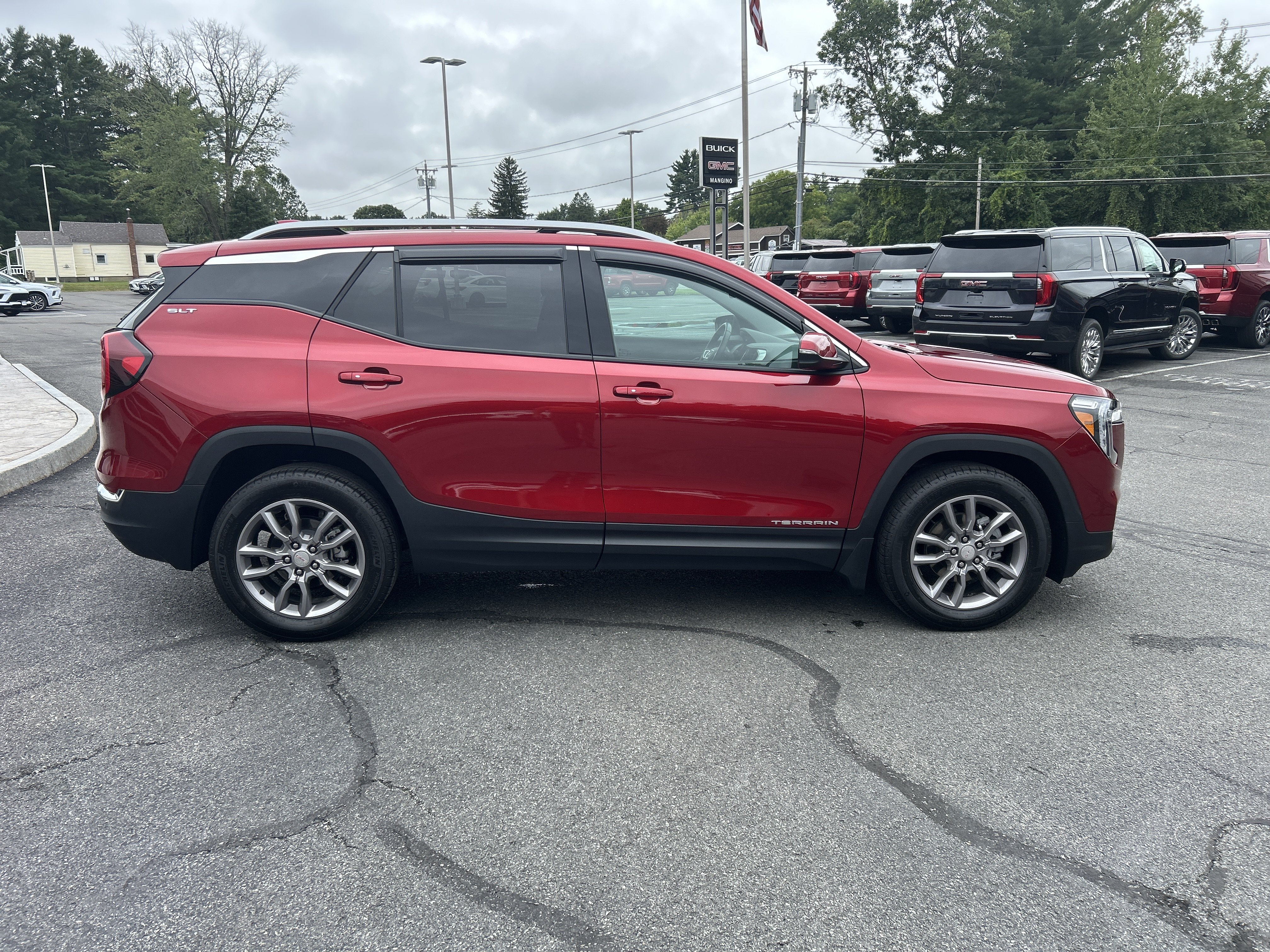 Certified 2024 GMC Terrain SLT AWD/4WD image 15