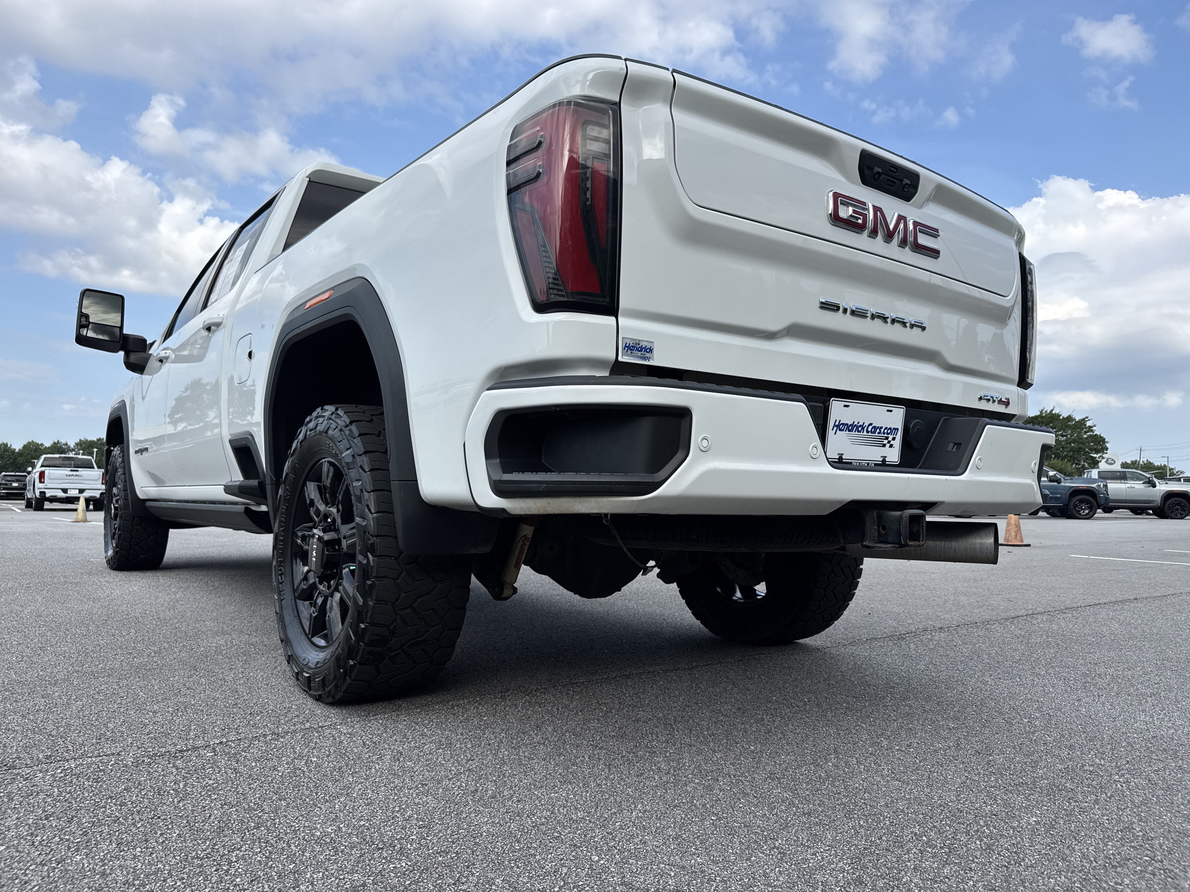 Used 2024 GMC Sierra 2500 AT4 w/ AT4 Premium Plus Package AWD/4WD image 8