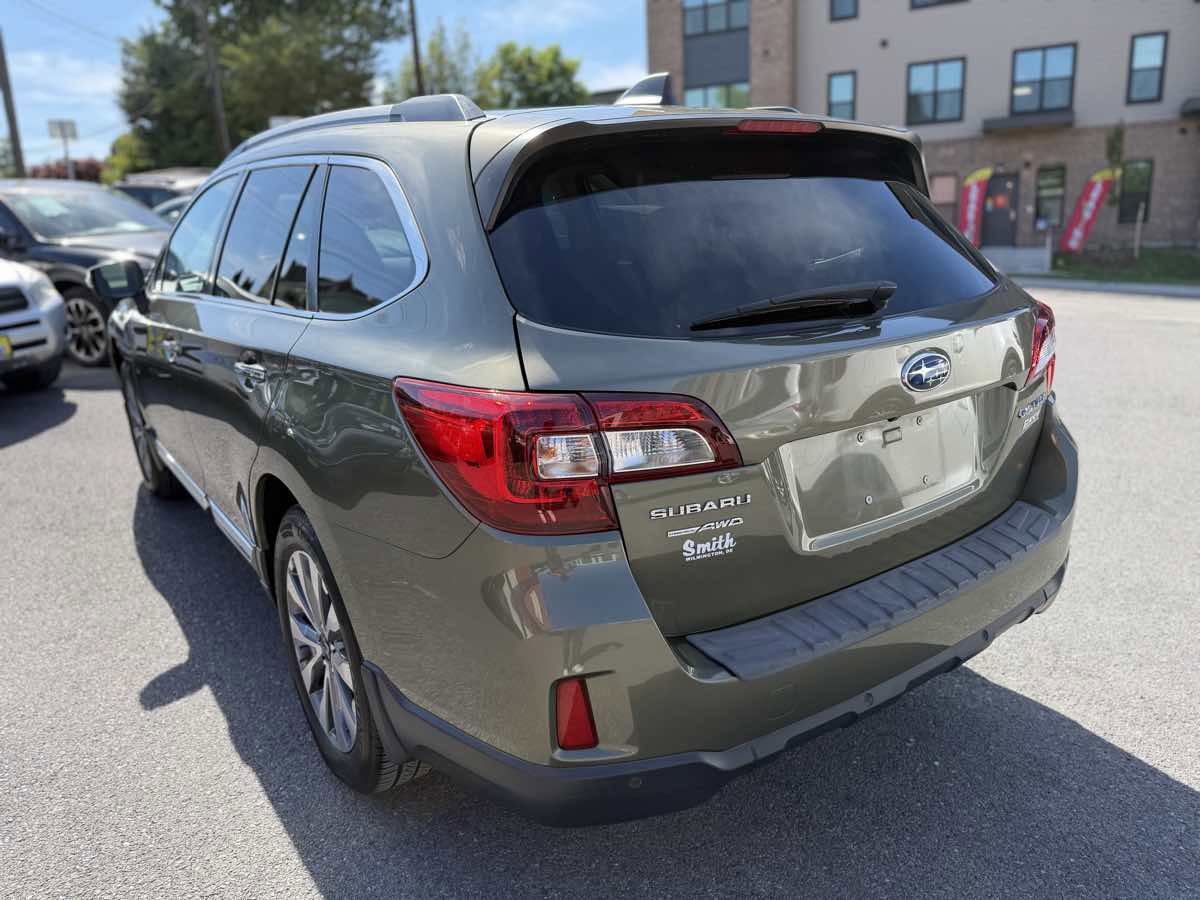 Used 2017 Subaru Outback 2.5i Touring w/ Popular Package #5A AWD/4WD image 5