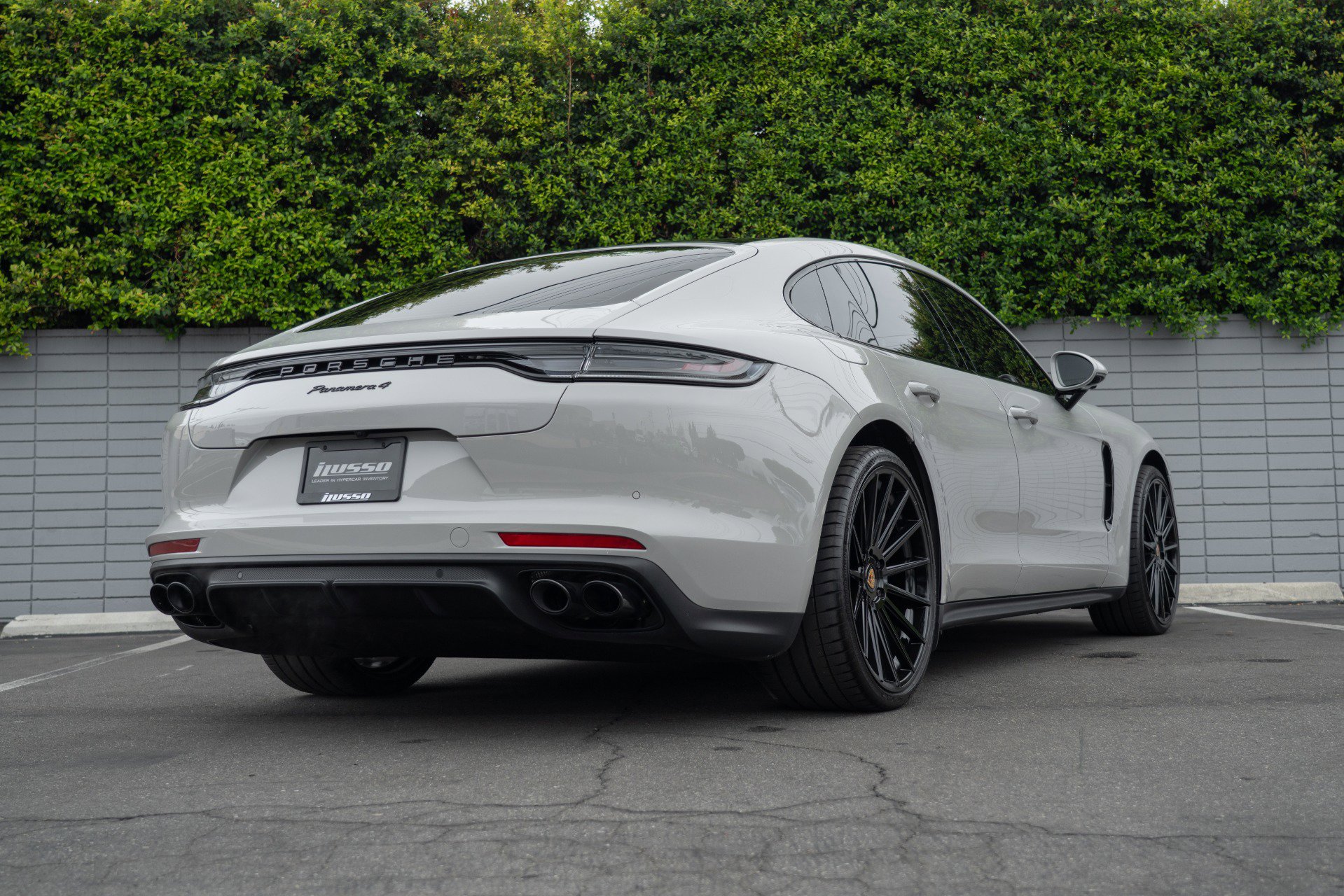 Used 2023 Porsche Panamera 4 Platinum Edition image 28