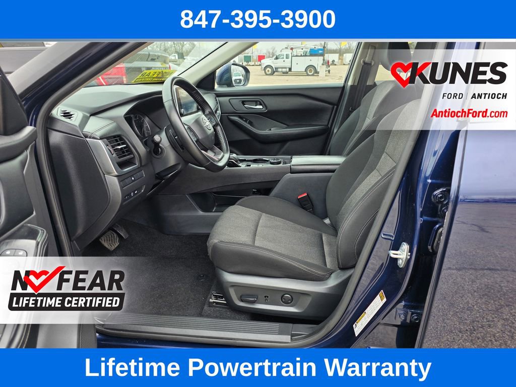 Used 2025 Nissan Rogue SV image 17
