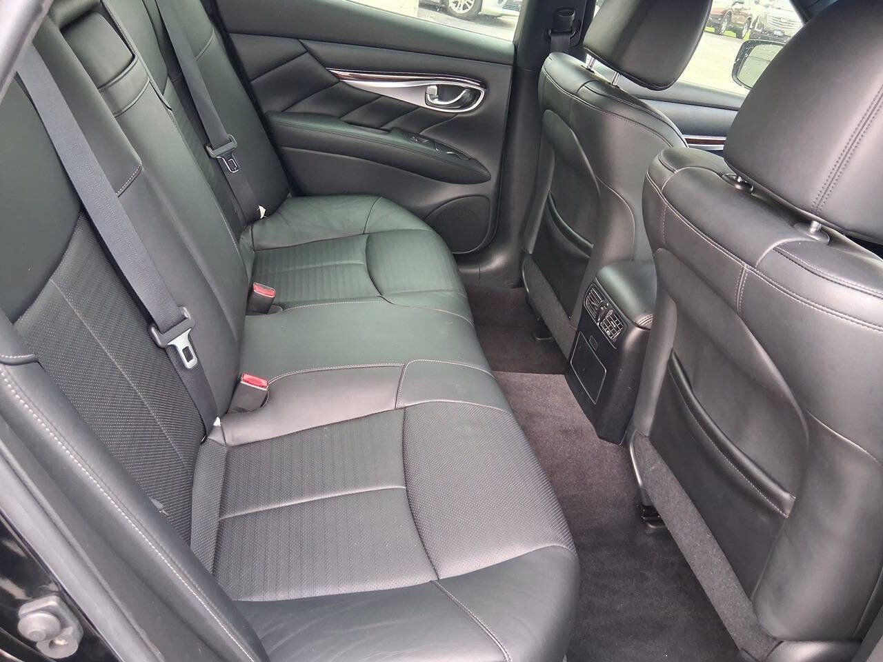 Used 2013 INFINITI M37 w/ Premium Pkg RWD image 16