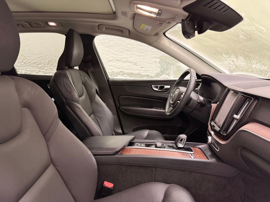 Used 2023 Volvo XC60 B5 Plus w/ Protection Package Premier image 29