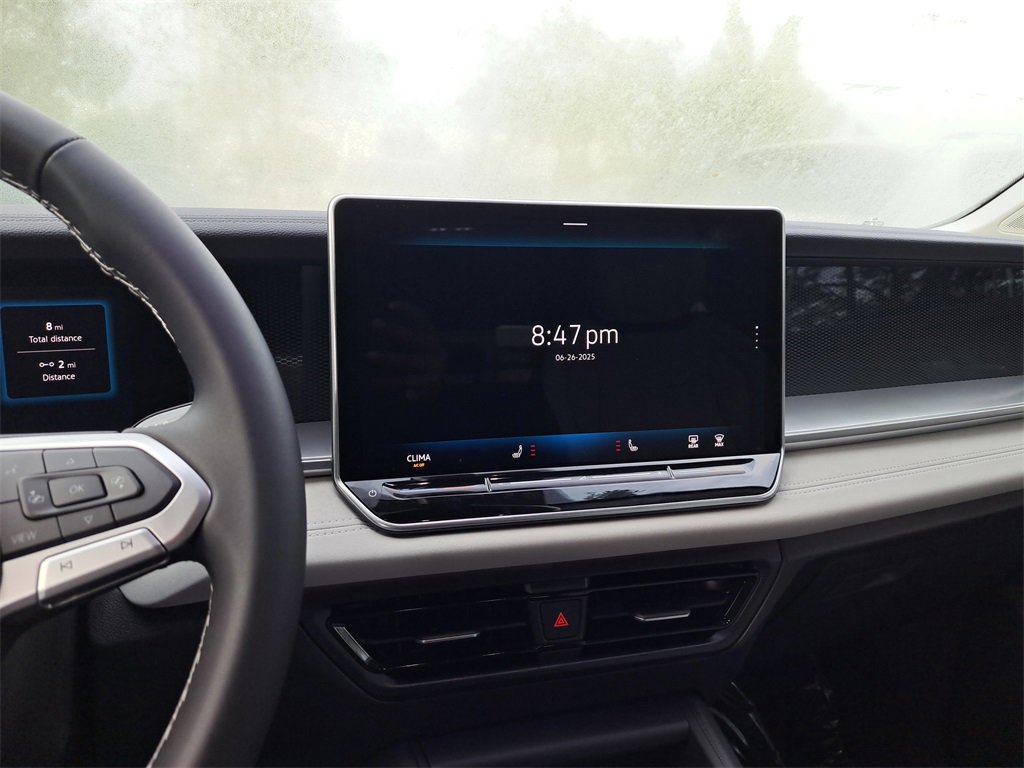 Used 2025 Volkswagen Tiguan SE image 8