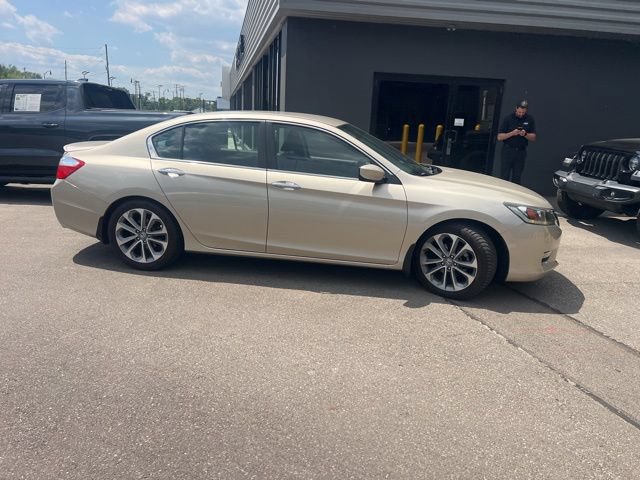 Used 2013 Honda Accord Sport image 2