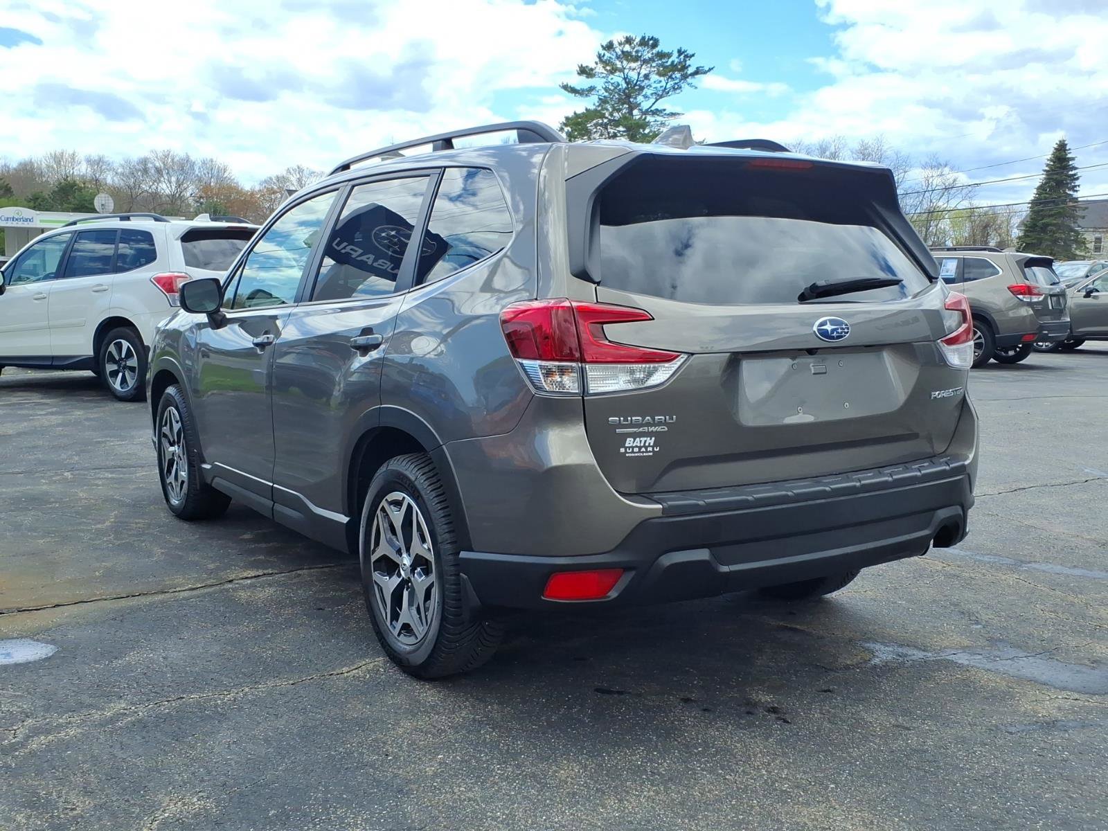 Used 2019 Subaru Forester Premium AWD/4WD image 5
