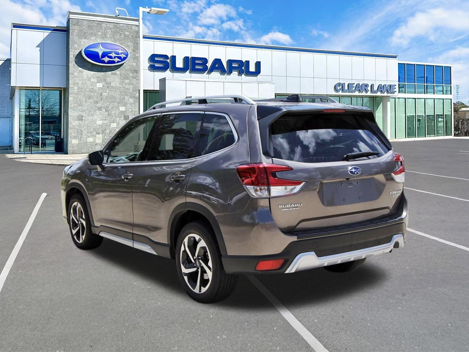 Used 2024 Subaru Forester Touring w/ POP Package 3 AWD/4WD image 4