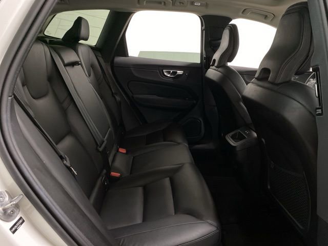 Used 2025 Volvo XC60 B5 Core image 75