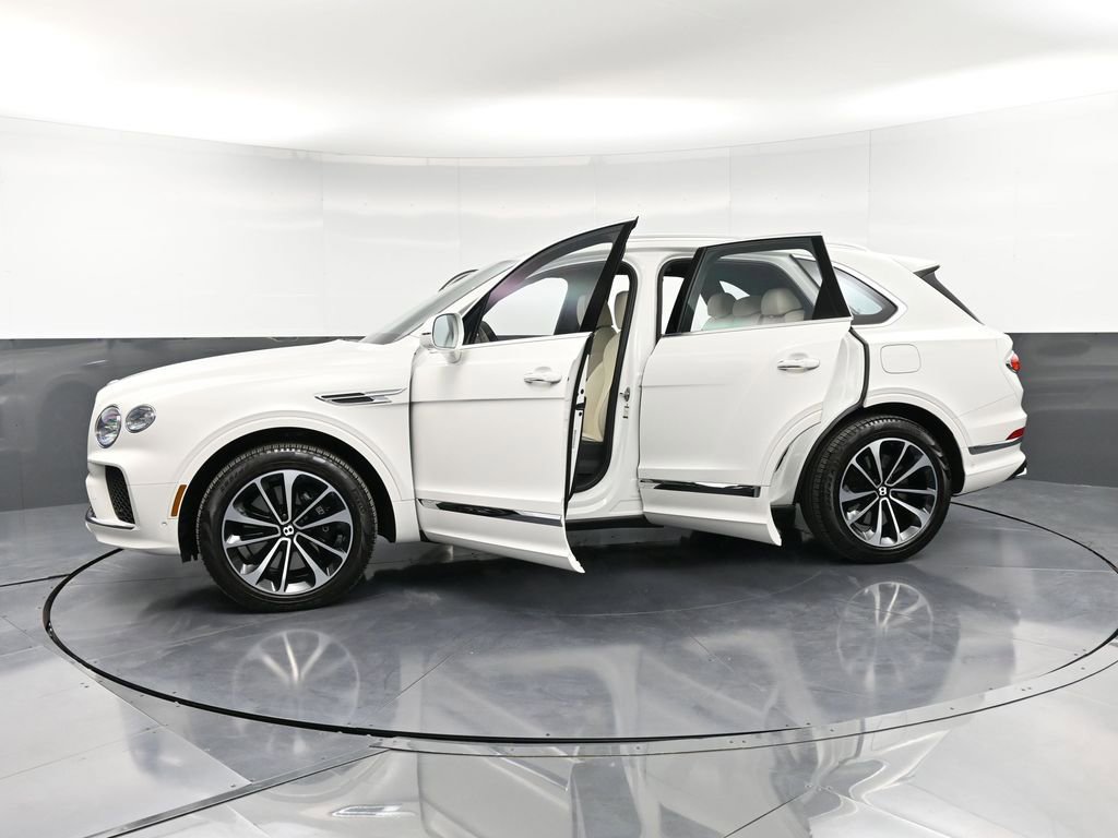 Certified 2023 Bentley Bentayga Plug-In Hybrid AWD/4WD image 38