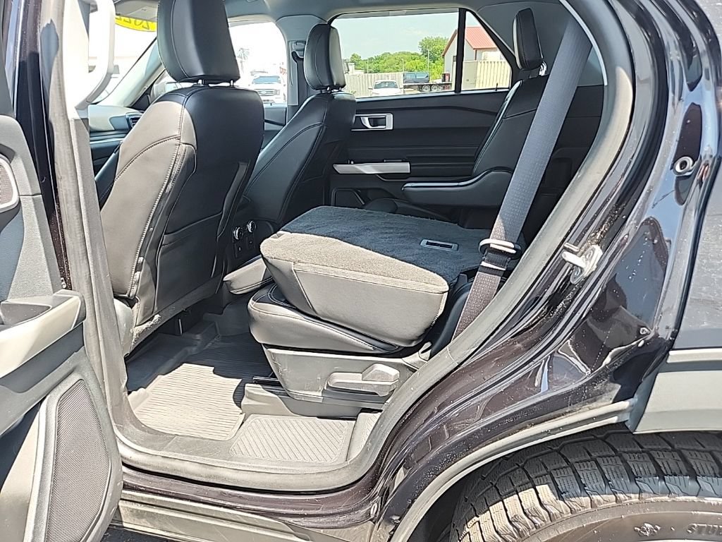 Used 2022 Ford Explorer XLT AWD/4WD image 34