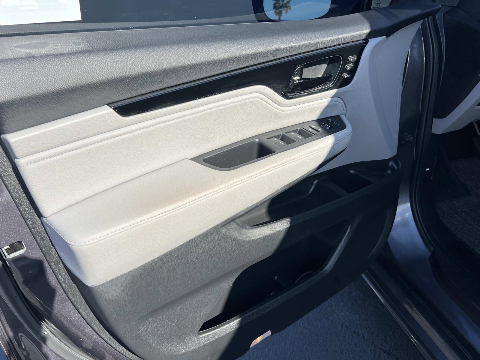 Used 2022 Honda Odyssey Elite image 6