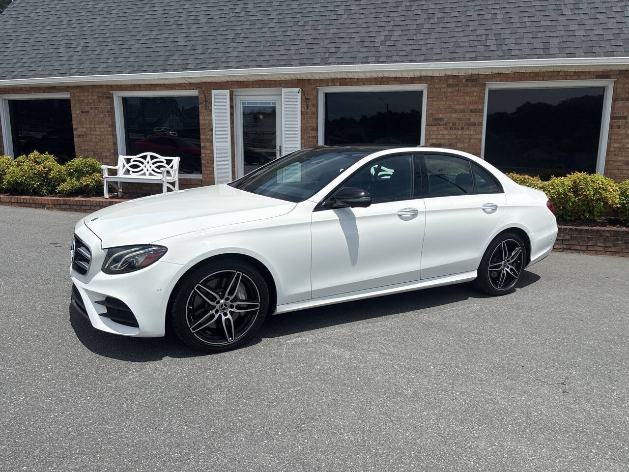 Used 2020 Mercedes-Benz E 350 Sedan image 16