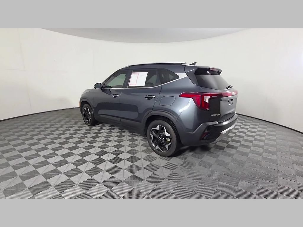 Used 2024 Kia Seltos EX FWD image 44